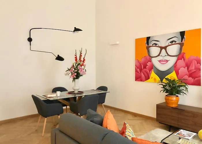 Opera Luxury Rosmini アパート *