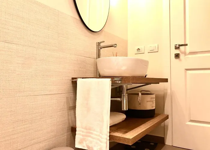 Opera Luxury Rosmini アパート